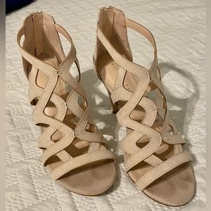 Kelly and Katie Ocilia heeled shoe, size 8